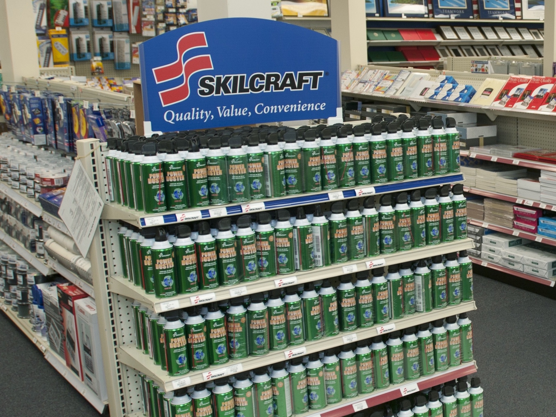 Un pasillo de tapas que muestra los productos de SkillCraft